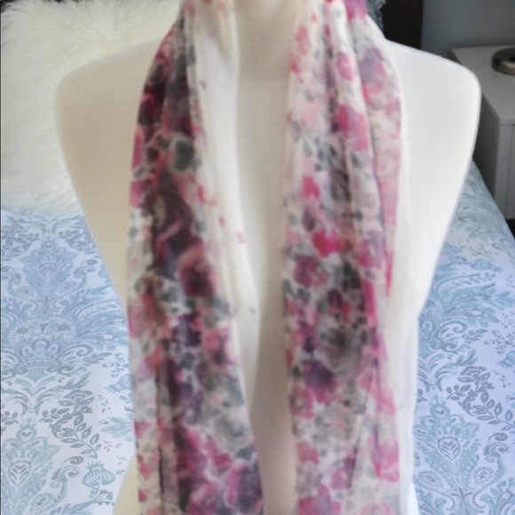 Scarf - Picture 2 of 3